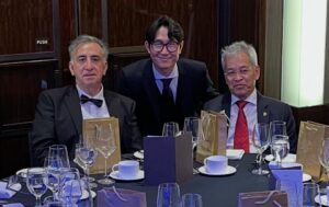 alejandro yapuncic en Korea